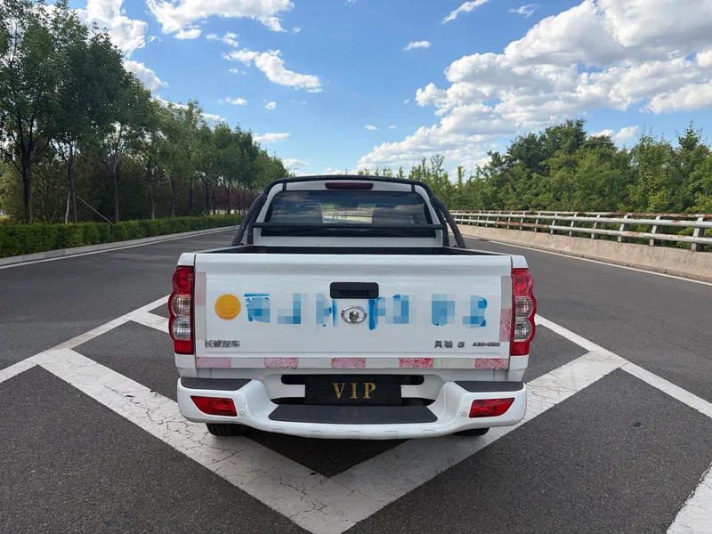 Great Wall Wingle 5 2017 2.4L European version gasoline two-wheel drive pilot type large double row 4G69S4N interior photo 9 Great Wall Wingle 5 2017 2.4L European version gasoline two-wheel drive pilot type large double row 4G69S4N interior photo 9