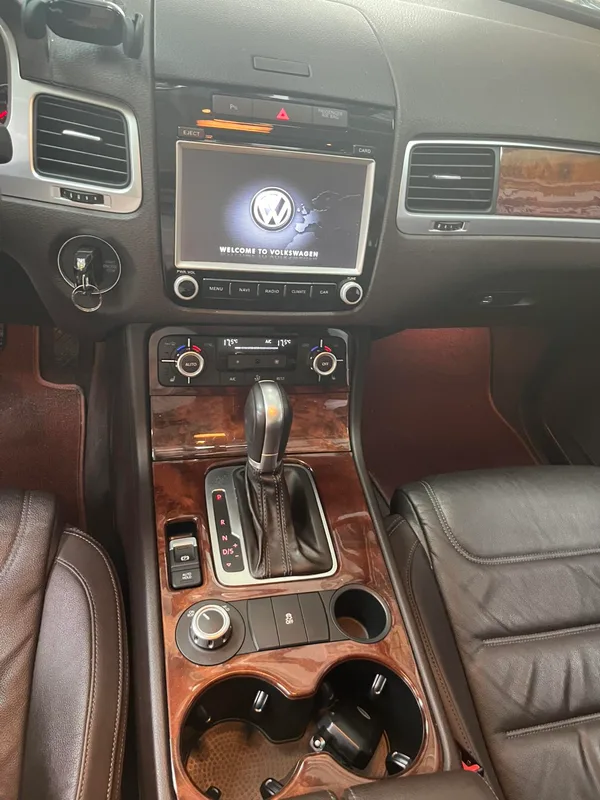 Volkswagen Touareg 2014 3.0TSI New Edition interior photo 11 Volkswagen Touareg 2014 3.0TSI New Edition interior photo 11