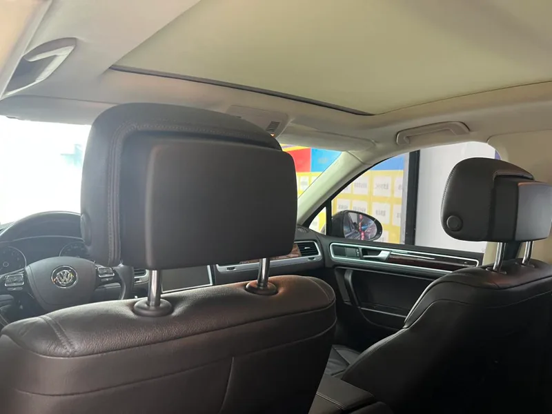 Volkswagen Touareg 2014 3.0TSI New Edition interior photo 15 Volkswagen Touareg 2014 3.0TSI New Edition interior photo 15