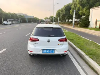 Volkswagen Golf 2018 230TSI Automatic Comfort Type exterior photo 4 Volkswagen Golf 2018 230TSI Automatic Comfort Type exterior photo 4