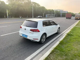 Volkswagen Golf 2018 230TSI Automatic Comfort Type exterior photo 5 Volkswagen Golf 2018 230TSI Automatic Comfort Type exterior photo 5