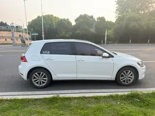 Volkswagen Golf 2018 230TSI Automatic Comfort Type exterior photo 6 Volkswagen Golf 2018 230TSI Automatic Comfort Type exterior photo 6