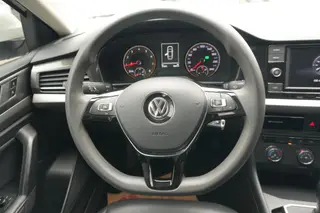Volkswagen Lavida 2019 1.5L Automatic Comfort Version Country VI exterior photo 5 Volkswagen Lavida 2019 1.5L Automatic Comfort Version Country VI exterior photo 5
