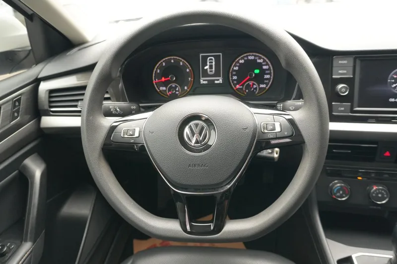 Volkswagen Lavida 2019 1.5L Automatic Comfort Version Country VI exterior photo 5 Volkswagen Lavida 2019 1.5L Automatic Comfort Version Country VI exterior photo 5