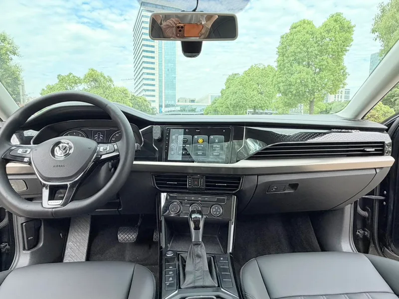 Volkswagen Passat 2019 280TSI Édition commerciale État VI intérieur photo 10 Volkswagen Passat 2019 280TSI Édition commerciale État VI intérieur photo 10