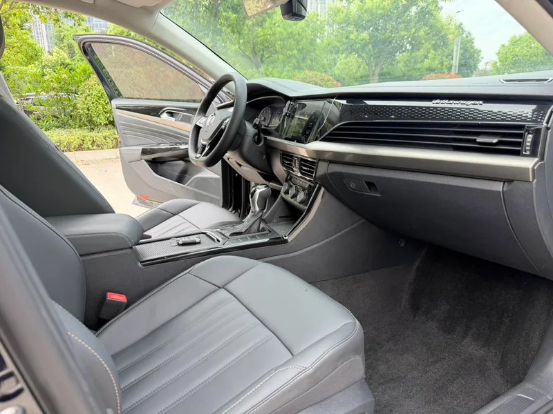 Volkswagen Passat 2019 280TSI Édition commerciale État VI intérieur photo 12 Volkswagen Passat 2019 280TSI Édition commerciale État VI intérieur photo 12