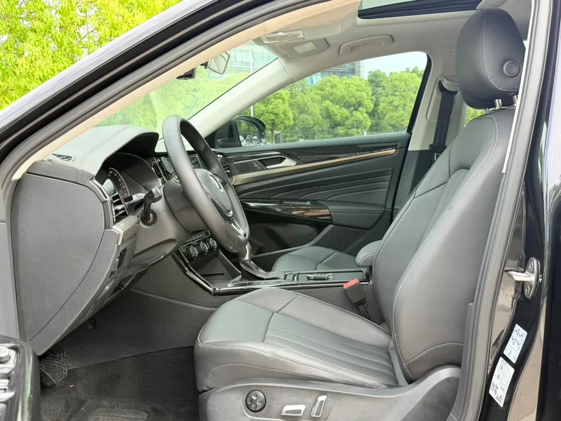 Volkswagen Passat 2019 280TSI Édition commerciale État VI intérieur photo 13 Volkswagen Passat 2019 280TSI Édition commerciale État VI intérieur photo 13