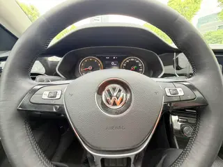 Volkswagen Passat 2019 280TSI Édition commerciale État VI intérieur photo 14 Volkswagen Passat 2019 280TSI Édition commerciale État VI intérieur photo 14