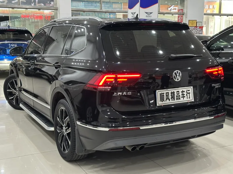 Volkswagen Tiguan L 2018 Restyling 330TSI Automatic Two-Drive Ultimate exterior photo 2 Volkswagen Tiguan L 2018 Restyling 330TSI Automatic Two-Drive Ultimate exterior photo 2