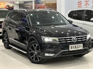 Volkswagen Tiguan L 2018 Restyling 330TSI Automatic Two-Drive Ultimate exterior photo 3 Volkswagen Tiguan L 2018 Restyling 330TSI Automatic Two-Drive Ultimate exterior photo 3