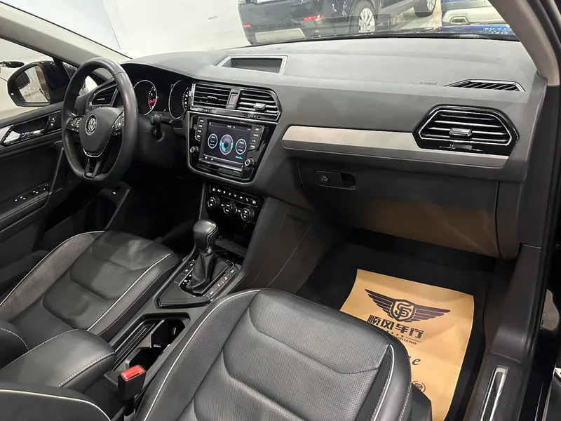 Volkswagen Tiguan L 2018 Restyling 330TSI Automatic Two-Drive Ultimate exterior photo 10 Volkswagen Tiguan L 2018 Restyling 330TSI Automatic Two-Drive Ultimate exterior photo 10