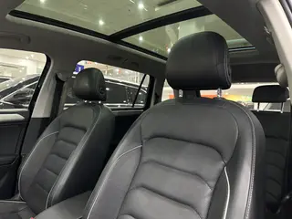 Volkswagen Tiguan L 2018 Restyling 330TSI Automatic Two-Drive Ultimate interior photo 16 Volkswagen Tiguan L 2018 Restyling 330TSI Automatic Two-Drive Ultimate interior photo 16