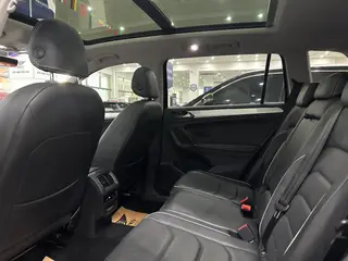 Volkswagen Tiguan L 2018 Restyling 330TSI Automatic Two-Drive Ultimate interior photo 18 Volkswagen Tiguan L 2018 Restyling 330TSI Automatic Two-Drive Ultimate interior photo 18