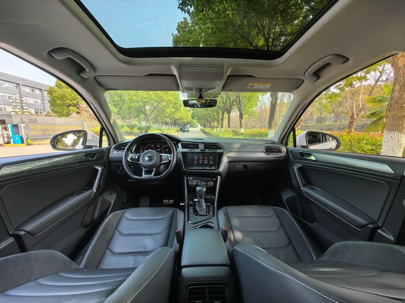 Volkswagen Tiguan L 2021 330TSI Automatic two-wheel drive R-Line Enjoy more version interior photo 13