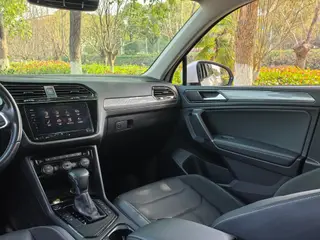 Volkswagen Tiguan L 2021 330TSI Automatic two-wheel drive R-Line Enjoy more version interior photo 16