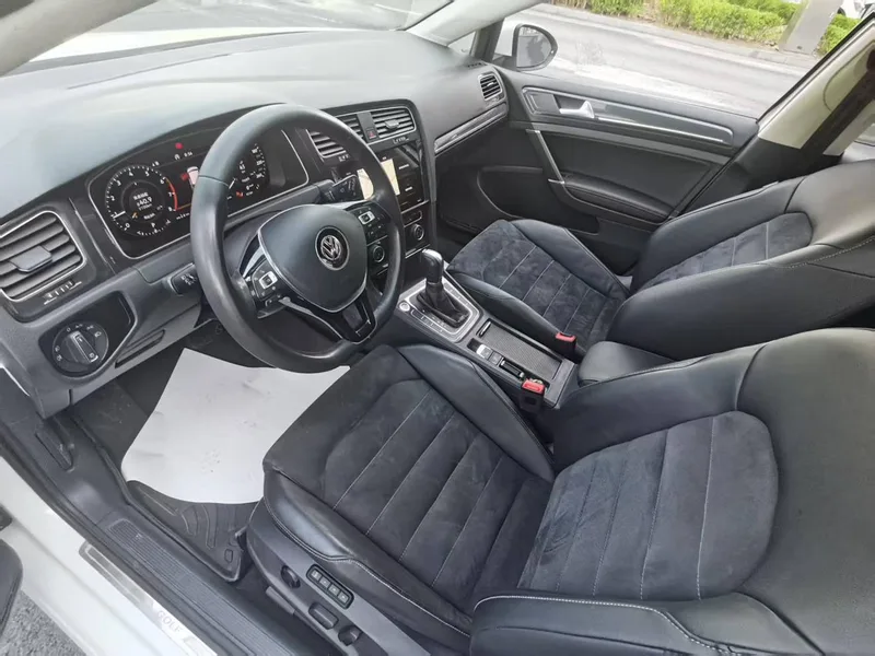 Volkswagen Golf 2020 280TSI DSG Luxury type interior photo 6 Volkswagen Golf 2020 280TSI DSG Luxury type interior photo 6