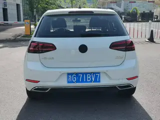 Volkswagen Golf 2020 280TSI DSG Luxury type interior photo 8 Volkswagen Golf 2020 280TSI DSG Luxury type interior photo 8
