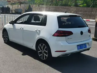 Volkswagen Golf 2020 280TSI DSG Luxury type interior photo 9 Volkswagen Golf 2020 280TSI DSG Luxury type interior photo 9