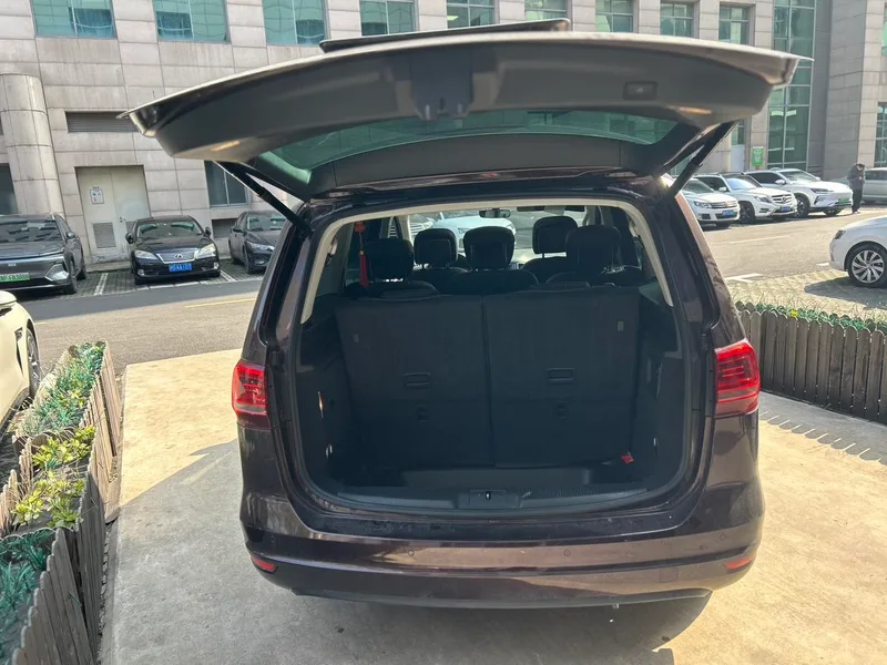 Volkswagen Sharan 2018 380TSI Comfortable 7 seat exterior photo 4 Volkswagen Sharan 2018 380TSI Comfortable 7 seat exterior photo 4