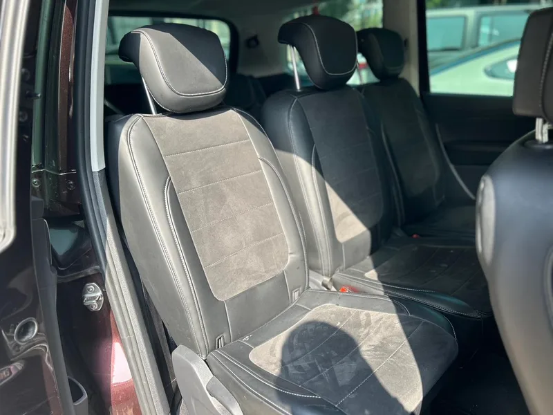 Volkswagen Sharan 2018 380TSI Comfortable 7 seat interior photo 13 Volkswagen Sharan 2018 380TSI Comfortable 7 seat interior photo 13