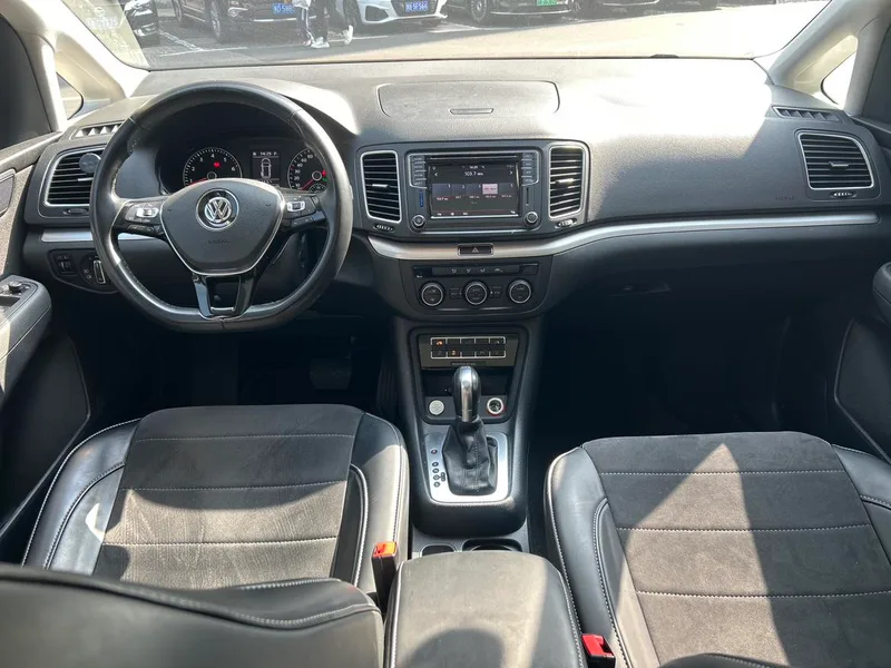 Volkswagen Sharan 2018 380TSI Comfortable 7 seat interior photo 19 Volkswagen Sharan 2018 380TSI Comfortable 7 seat interior photo 19