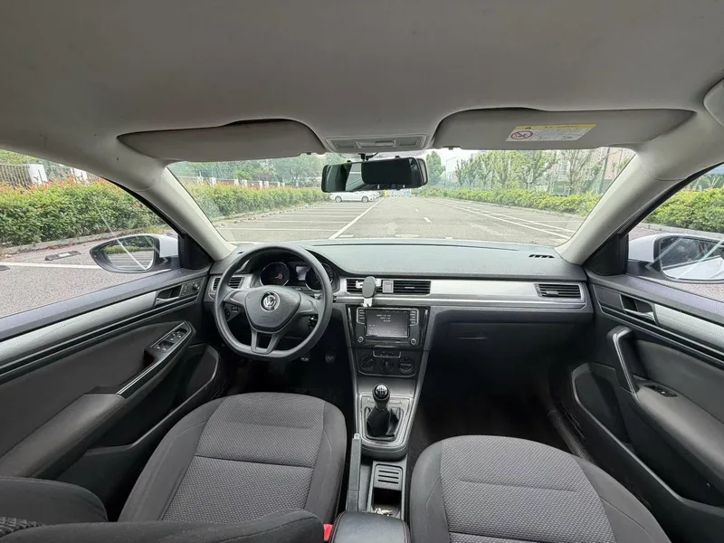 Volkswagen Bora 2019 Bora Legend 1.5L Manual fashion type Country VI interior photo 6 Volkswagen Bora 2019 Bora Legend 1.5L Manual fashion type Country VI interior photo 6
