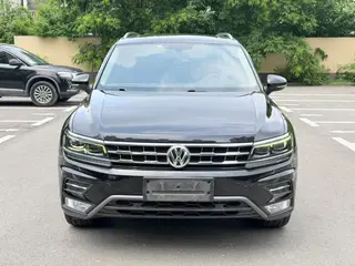 Volkswagen Tiguan L 2017 330TSI Automatic Two-Drive Ultimate exterior photo 2 Volkswagen Tiguan L 2017 330TSI Automatic Two-Drive Ultimate exterior photo 2