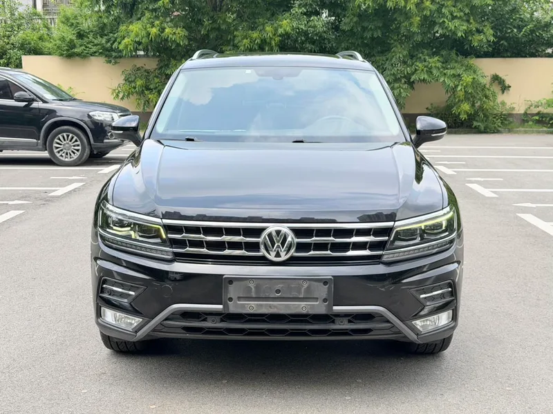 Volkswagen Tiguan L 2017 330TSI Automatic Two-Drive Ultimate exterior photo 2 Volkswagen Tiguan L 2017 330TSI Automatic Two-Drive Ultimate exterior photo 2