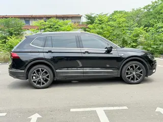 Volkswagen Tiguan L 2017 330TSI Automatic Two-Drive Ultimate exterior photo 4 Volkswagen Tiguan L 2017 330TSI Automatic Two-Drive Ultimate exterior photo 4