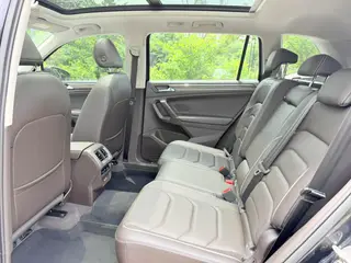 Volkswagen Tiguan L 2017 330TSI Automatic Two-Drive Ultimate interior photo 10 Volkswagen Tiguan L 2017 330TSI Automatic Two-Drive Ultimate interior photo 10