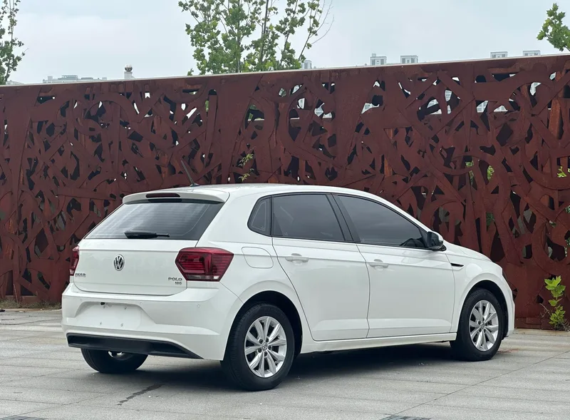 Volkswagen Polo 2019 Plus 1.5L Version technologique colorée automatique extérieur photo 7 Volkswagen Polo 2019 Plus 1.5L Version technologique colorée automatique extérieur photo 7