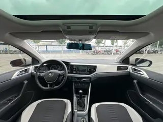 Volkswagen Polo 2019 Plus 1.5L Version technologique colorée automatique intérieur photo 12 Volkswagen Polo 2019 Plus 1.5L Version technologique colorée automatique intérieur photo 12