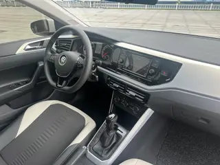 Volkswagen Polo 2019 Plus 1.5L Version technologique colorée automatique intérieur photo 14 Volkswagen Polo 2019 Plus 1.5L Version technologique colorée automatique intérieur photo 14