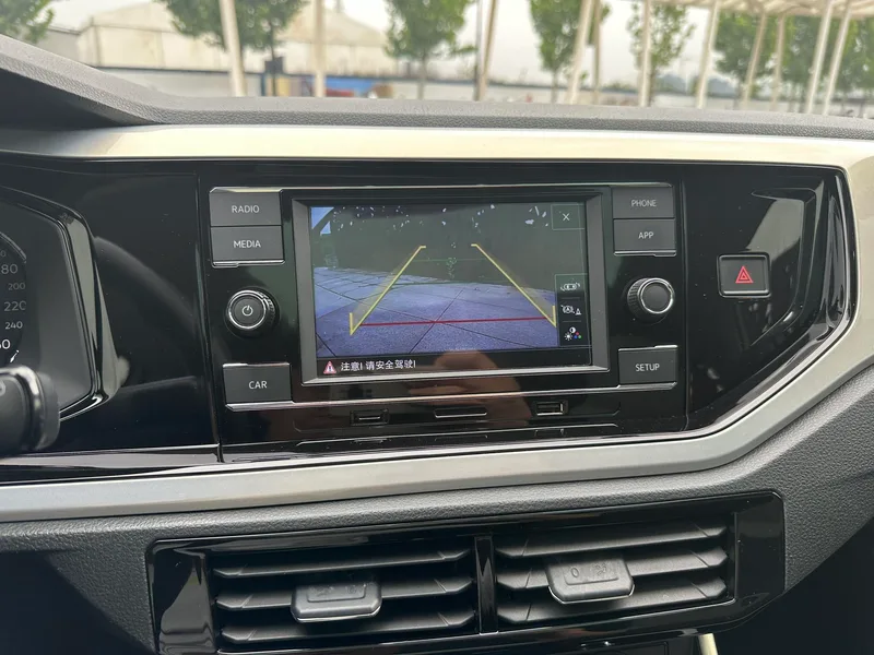 Volkswagen Polo 2019 Plus 1.5L Version technologique colorée automatique intérieur photo 15 Volkswagen Polo 2019 Plus 1.5L Version technologique colorée automatique intérieur photo 15