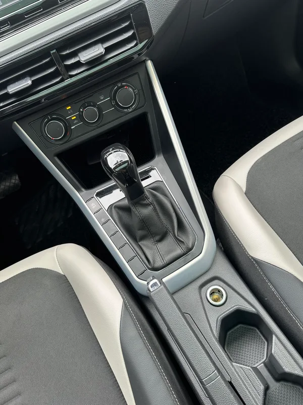 Volkswagen Polo 2019 Plus 1.5L Version technologique colorée automatique intérieur photo 16 Volkswagen Polo 2019 Plus 1.5L Version technologique colorée automatique intérieur photo 16