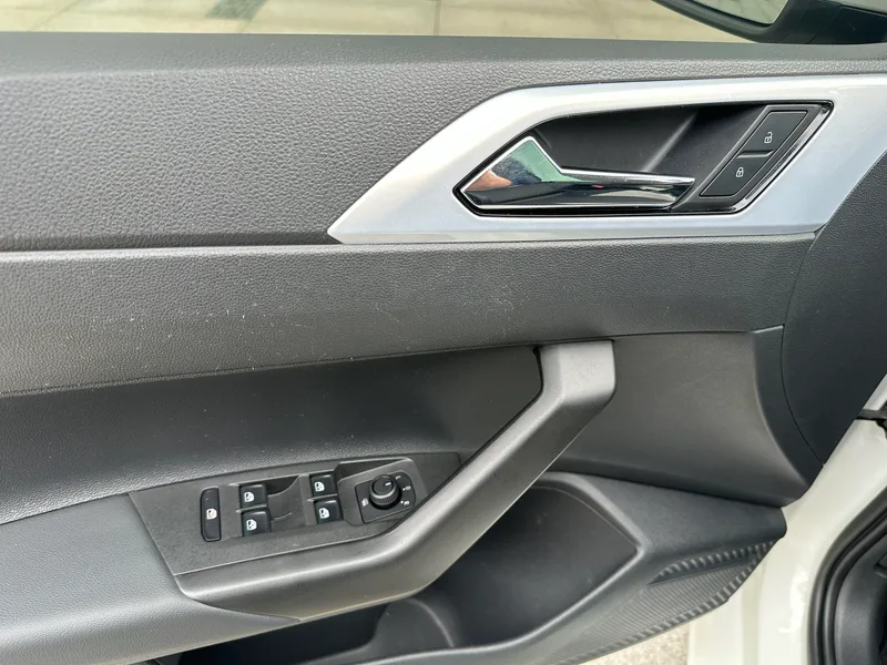 Volkswagen Polo 2019 Plus 1.5L Version technologique colorée automatique intérieur photo 20 Volkswagen Polo 2019 Plus 1.5L Version technologique colorée automatique intérieur photo 20