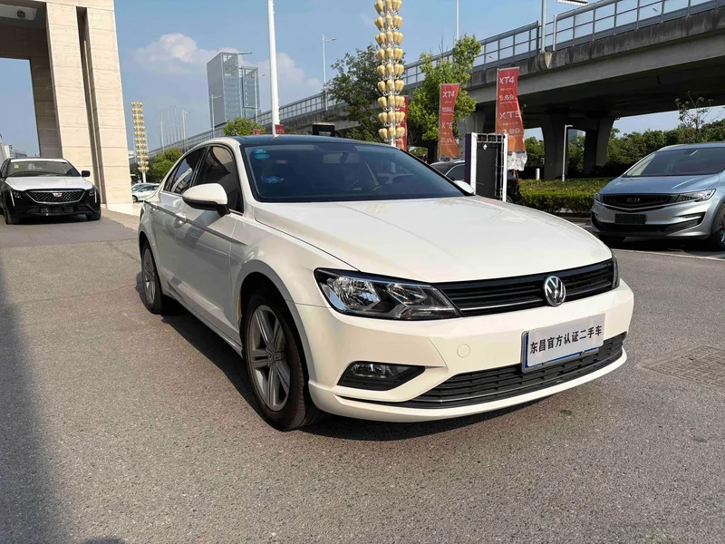 Volkswagen Lamando 2015 280TSI DSG Comfort Edition exterior photo 3 Volkswagen Lamando 2015 280TSI DSG Comfort Edition exterior photo 3