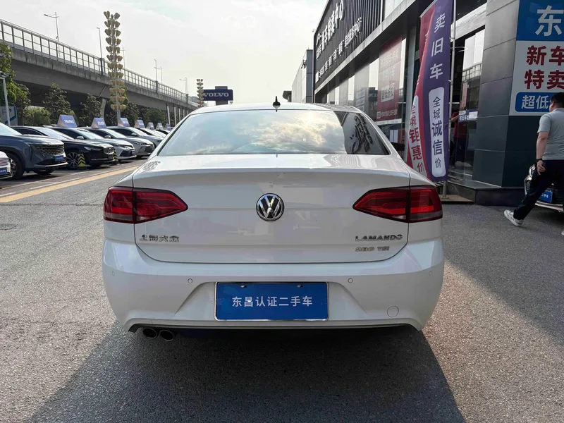 Volkswagen Lamando 2015 280TSI DSG Comfort Edition exterior photo 6 Volkswagen Lamando 2015 280TSI DSG Comfort Edition exterior photo 6