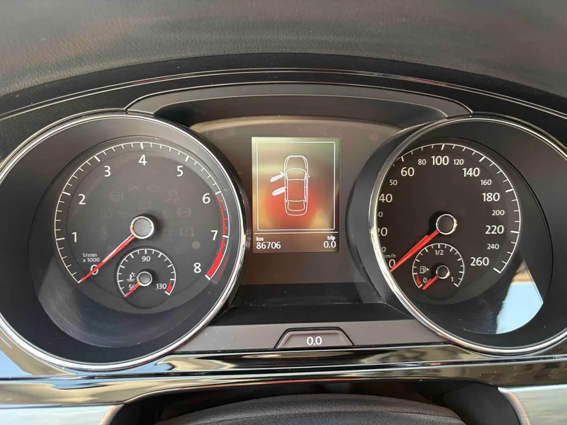 Volkswagen Lamando 2015 280TSI DSG Comfort Edition interior photo 10 Volkswagen Lamando 2015 280TSI DSG Comfort Edition interior photo 10