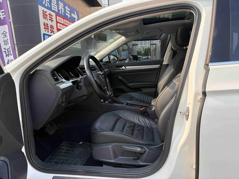 Volkswagen Lamando 2015 280TSI DSG Comfort Edition interior photo 11 Volkswagen Lamando 2015 280TSI DSG Comfort Edition interior photo 11
