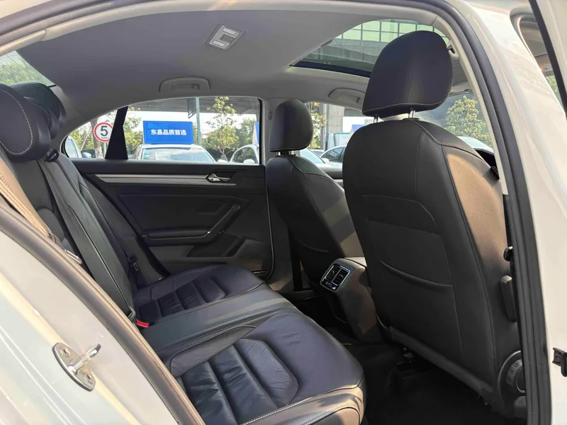 Volkswagen Lamando 2015 280TSI DSG Comfort Edition interior photo 14 Volkswagen Lamando 2015 280TSI DSG Comfort Edition interior photo 14
