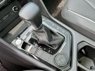 Volkswagen Tiguan L 2022 380TSI Transmission intégrale automatique R-Line Version de plus en plus 7 Siège intérieur photo 12 Volkswagen Tiguan L 2022 380TSI Transmission intégrale automatique R-Line Version de plus en plus 7 Siège intérieur photo 12