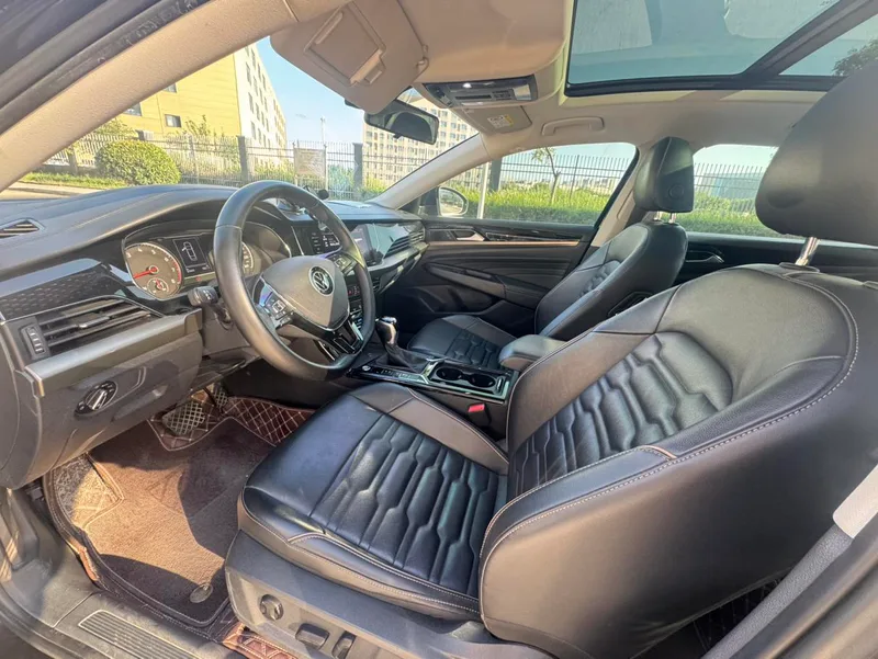 Volkswagen Passat 2020 Restyling 330TSI Elite Edition Country VI interior photo 7