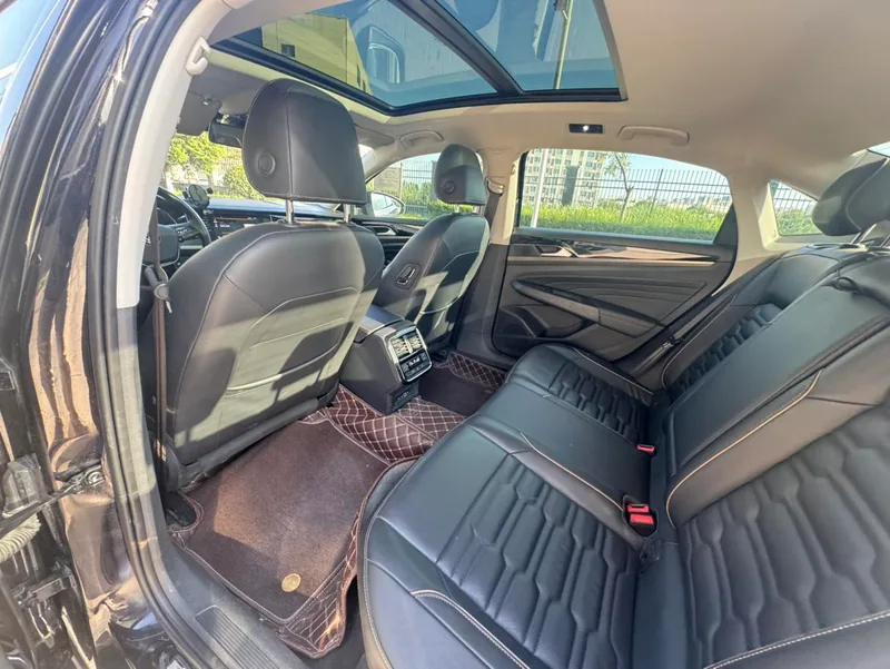 Volkswagen Passat 2020 Restyling 330TSI Elite Edition Country VI interior photo 8