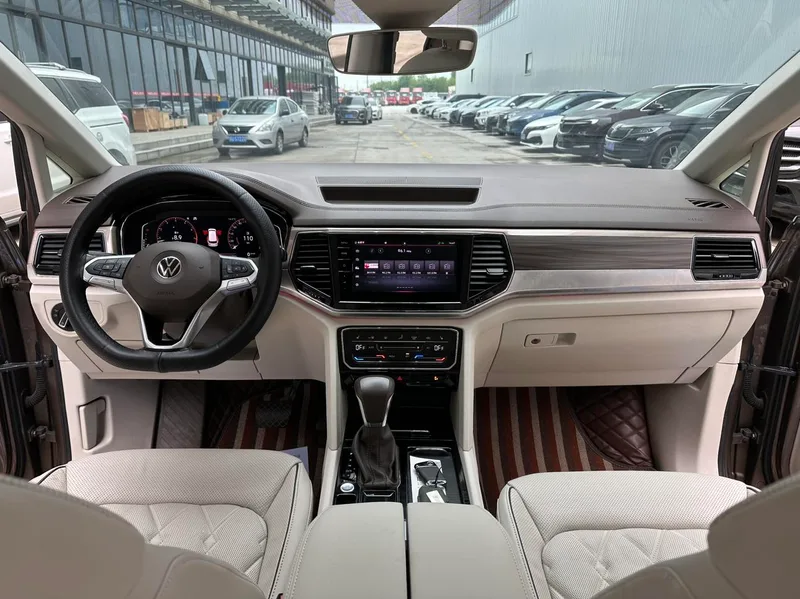 Volkswagen Viloran 2020 380TSI Premium Edition interior photo 12 Volkswagen Viloran 2020 380TSI Premium Edition interior photo 12