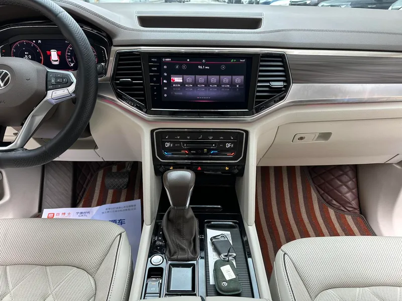 Volkswagen Viloran 2020 380TSI Premium Edition interior photo 16 Volkswagen Viloran 2020 380TSI Premium Edition interior photo 16