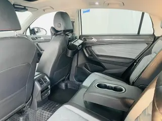 Volkswagen Tiguan X 2023 Restyling 330TSI Two-Drive Ultimate interior photo 11 Volkswagen Tiguan X 2023 Restyling 330TSI Two-Drive Ultimate interior photo 11