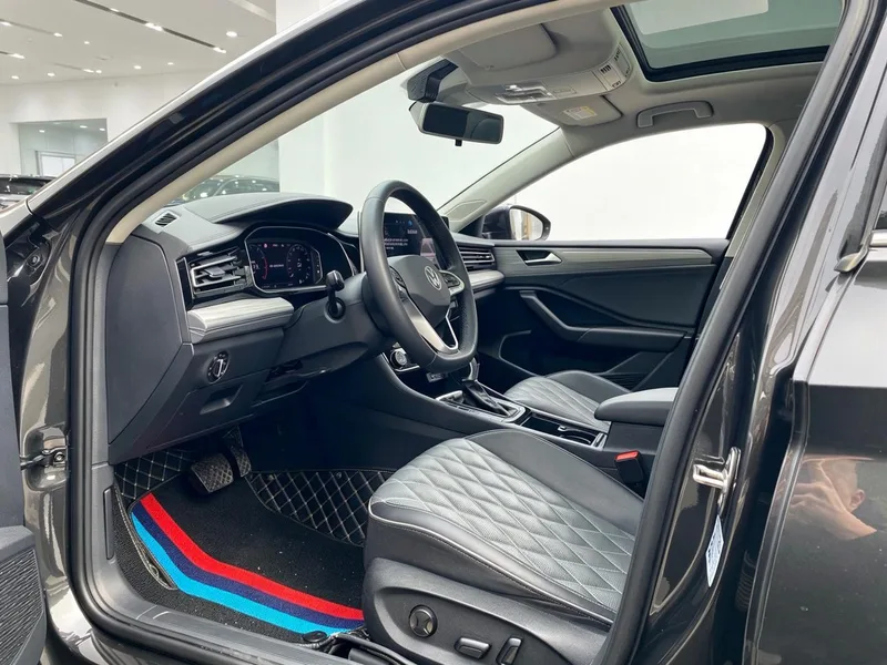 Volkswagen Sagitar 2023 300TSI DSG Premium Edition interior photo 7 Volkswagen Sagitar 2023 300TSI DSG Premium Edition interior photo 7