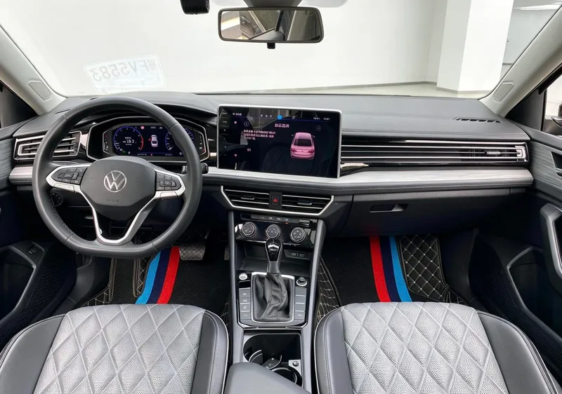 Volkswagen Sagitar 2023 300TSI DSG Premium Edition interior photo 8 Volkswagen Sagitar 2023 300TSI DSG Premium Edition interior photo 8