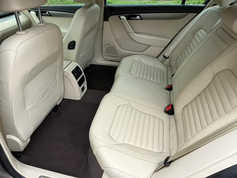 Volkswagen Magotan 2013 1.8TSI Luxury type exterior photo 6 Volkswagen Magotan 2013 1.8TSI Luxury type exterior photo 6